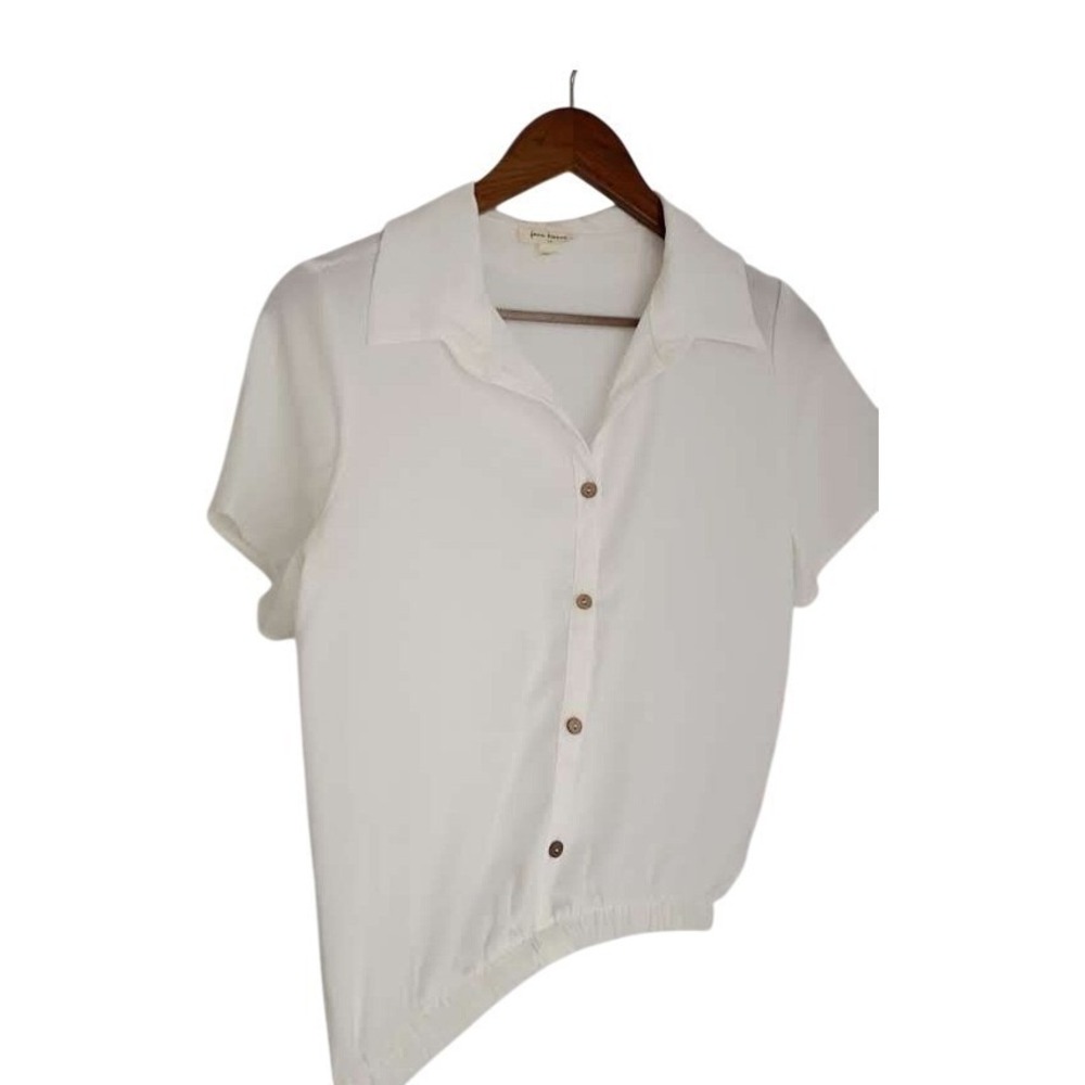 Free Kisses White Short Sleeve Button Up Blouse M Elastic Hem Coastal Minimalist